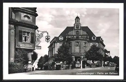 AK Donaueschingen, Partie am Rathaus mit Weinstube