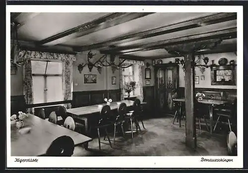 AK Donaueschingen, Gasthaus Jägerstüble, Blick in den Speisesaal