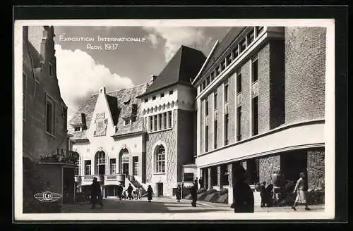 AK Paris, Exposition internationale 1937, 228 Centre Regional, Perspective sur le Pavillon de l'Auvergne