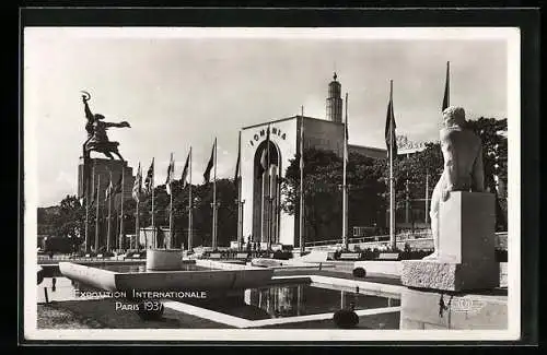 AK Paris, Exposition internationale 1937, les Pavillons de la Roumanie et de l`U.R.S.S.