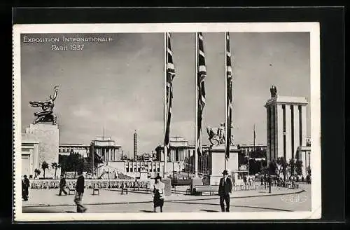 AK Paris, Exposition internationale 1937, Vue d'Ensemble, prise du Pavillon de L'Angleterre