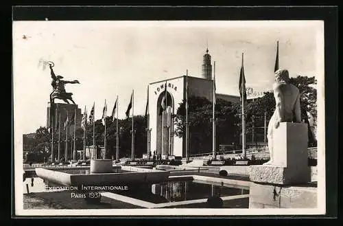 AK Paris, Exposition internationale 1937, les Pavillons de la Roumanie et de l`U.R.S.S.
