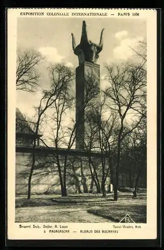 AK Paris, Exposition coloniale internationale 1931, Madagascar, Aloalo des Bucranes