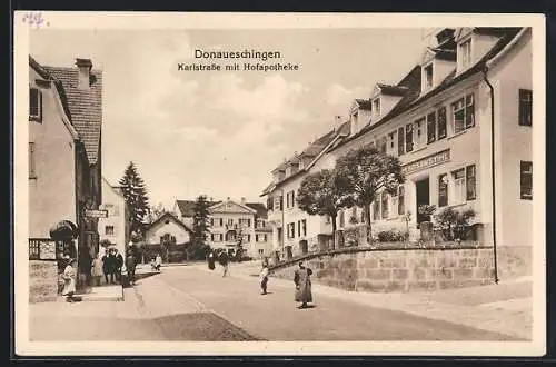 AK Donaueschingen, Karlstrasse mit Hofapotheke