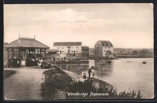 AK Woodbridge, Promenade