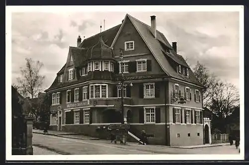 AK Donaueschingen, Gasthof-Metzgerei zur Linde E. Eigeldinger mit Strassenecke