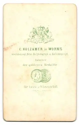 Fotografie C. Holzhammer, Worms, eleganter Herr im Anzug mit Taschenuhrkette