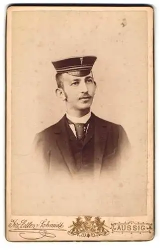 Fotografie Johann Edler von Schmidt, Aussig, Teplitzerstr. 13, Portrait Student mit Schirmmütze