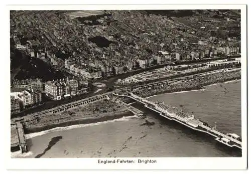 Fotografie unbekannter Fotograf, Ansicht Brighton, Luftbild vom Zeppelin - Luftschiff aus