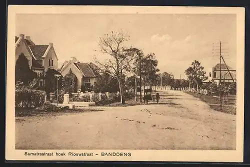 AK Bandoeng, Sumatrastraat hoek Riouwstraat