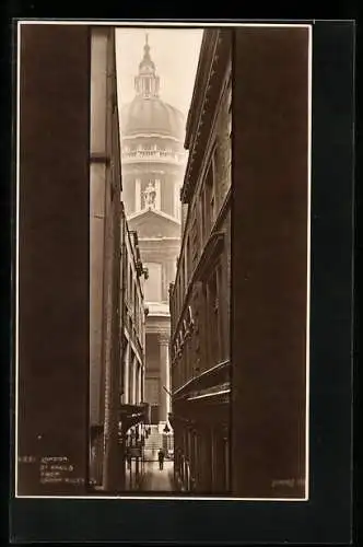 AK London, St. Pauls from Canon Alley