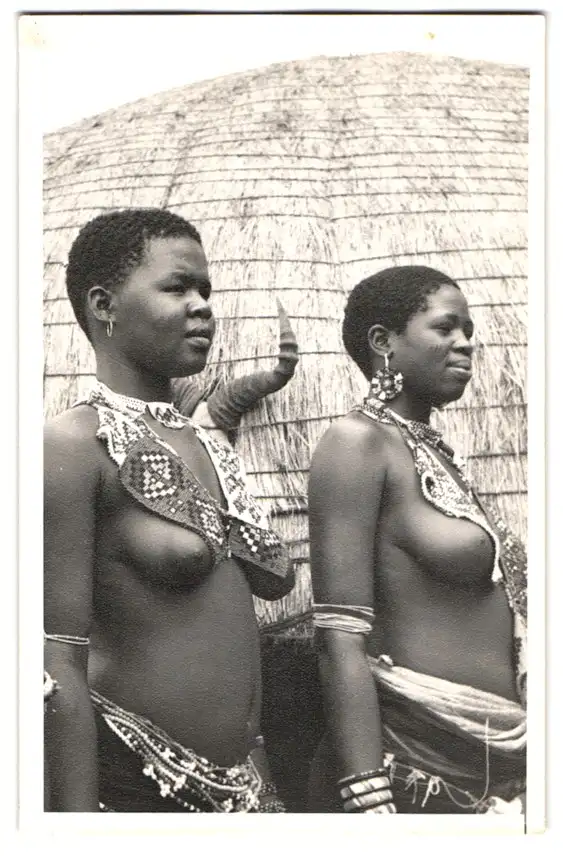 6 Fotografien Goderiaux, Laos, Afrika, halbnackte Eingeborene Frauen, Afrikanischer Häuptling mit Familie 0