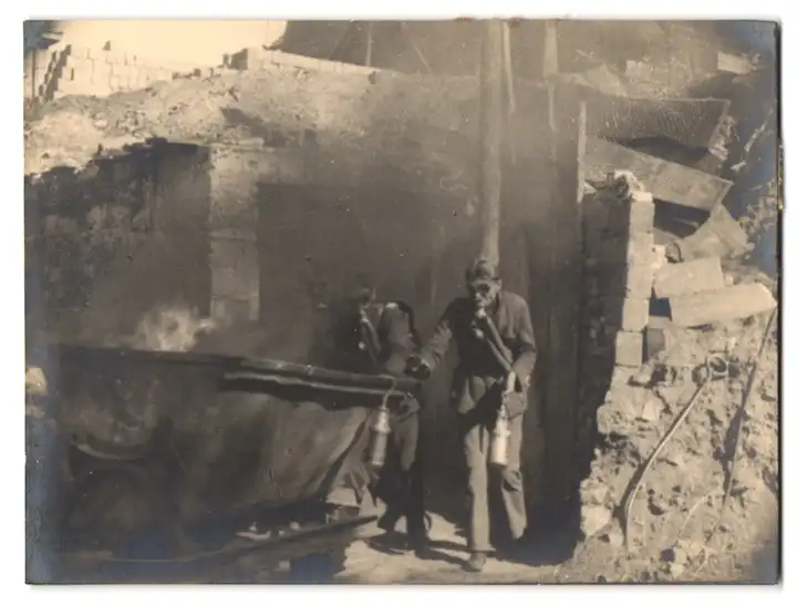 21 Fotografien unbekannter Fotograf, Ansicht Kovacevac, Kohle Bergbau, Bergleute am Schacht, Seilbahn für Kohletransport 3