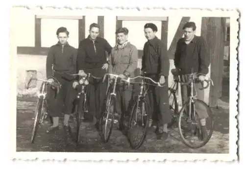 Fotografie M. Hailer, Mühlhausen / Thüringen, Burschen mit Fahrrad, Velo, Bike, Bicycle