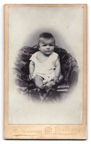 Fotografie H. Reimann, Freiberg, Weingasse 9, Dame mit Mischpalette & Dokumenten, Rückseitig Baby-Portrait