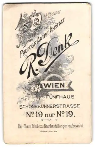 Fotografie R. Denk, Wien, Schönbrunnerstr. 19, Wappen mit Greif und Blumenverzierung, Rückseitig Portrait