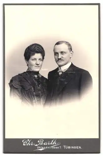 Fotografie Chr. Barth, Tübingen, Uhlandstr. 7, Banner mit Lorbeerzweig, Rückseitig Portrait