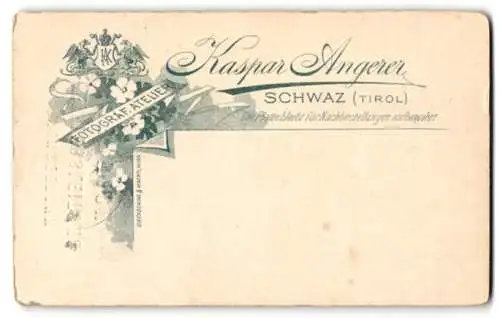 Fotografie Kaspar Angerer, Schwaz / Tirol, Wappen mit Greif und Blumen, Rückseitig Portrait