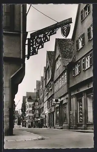 AK Aalen /Württ., Heimat- und Schubart-Museum und Geschäfte in der Hauptstrasse