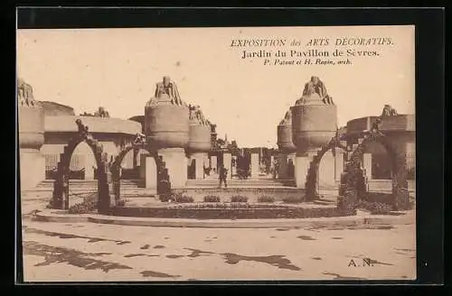 AK Paris, Exposition des Arts décoratifs 1925, Jardin du Pavillon de Sèvres