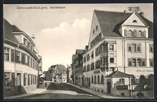 AK Donaueschingen, Karlstrasse mit Hotel Badischer Hof