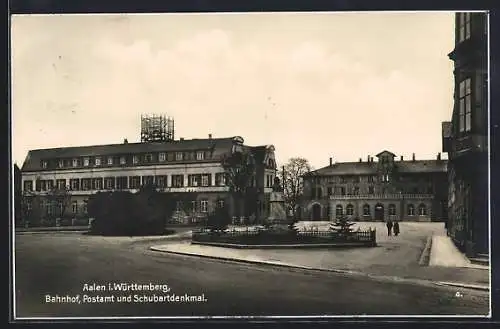 AK Aalen i. Württemberg, Bahnhof, Postamt und Schubartdenkmal