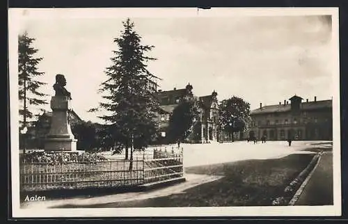 AK Aalen, Bahnhof mit Denkmal