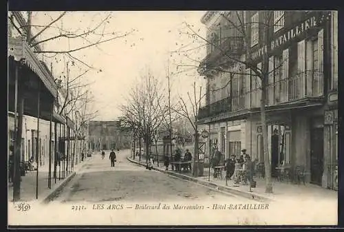 AK Les Arcs, Boulevard des Marronniers, Hotel Batallier