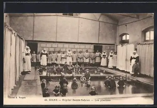 AK Giens, Hopital Renée-Sabran, Les piscines