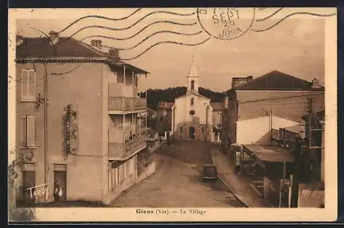 AK Giens, Le village, Ortspartie mit Strasse und Kirche