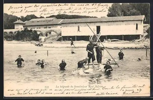 AK Saint-Tropez /Cote d`Azur, La baignade du Sanatorium René Sabran