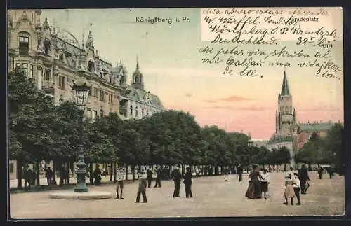 AK Königsberg, Paradeplatz mit Passanten