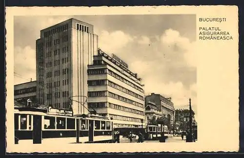 AK Bukarest, Palatul Asigurarea Romaneasca, Gebäudeansicht mit Strassenbahn