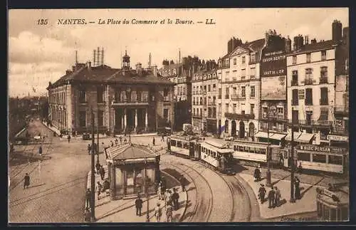 AK Nantes, La Place du Commerce et la Bourse, Strassenbahn