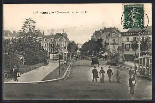 AK Rennes, L`Avenue de la Gare, Strassenbahn