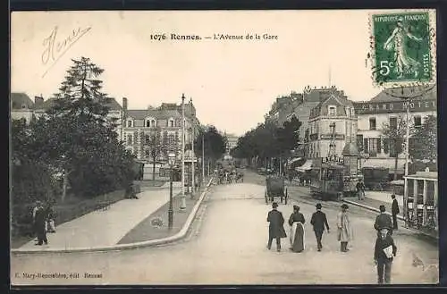 AK Rennes, L`Avenue de la Gare, Strassenbahn