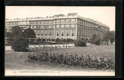 AK London, Hampton Court Palace