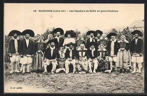 AK Guérande, Les Paludiers de Saillé en grand costume