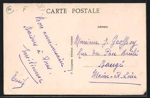 AK Saint-Étienne-de-Montluc, La Grande-Rue avec vue sur le clocher