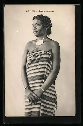 AK Dakar, Jeune femme