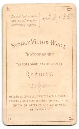 Fotografie Sydney Victor White, Reading, Castle Street, Portrait eines bärtigen Mannes