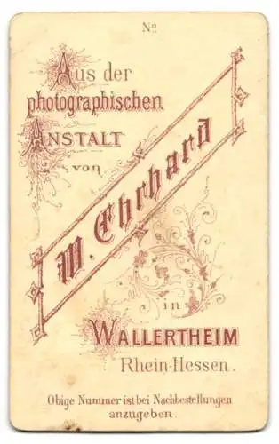 Fotografie W. Eberhard, Wallertheim /Rhein-Hessen, Stehendes Mädchen mit sitzendem Junge