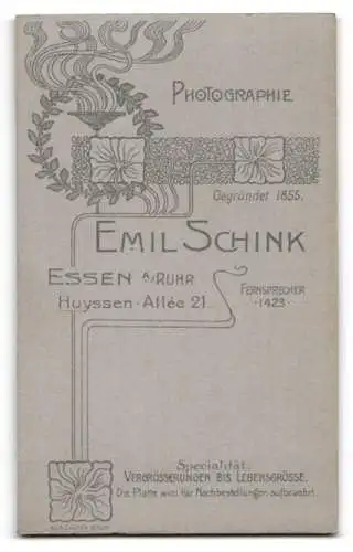 Fotografie Emil Schink, Essen /Ruhr, Huyssen-Allee 21, Porträt einer elegant gekleideten Dame