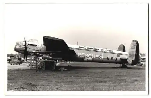 Fotografie Flugzeug, Viermotoriger Niederdecker Royal Canadian Air Force, Rescue, Kennung 889