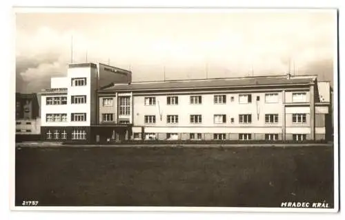 Fotografie unbekannter Fotograf, Ansicht Hradec Králové - Königgrätz, Slarsky Ustav