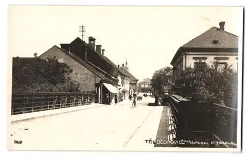 Fotografie unbekannter Fotograf, Ansicht Trebechovice pod Orebem, Strassenansicht Pitrovaul