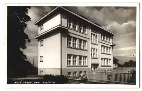 Fotografie unbekannter Fotograf, Ansicht Hradec Králové - Königgrätz, Nova Skola