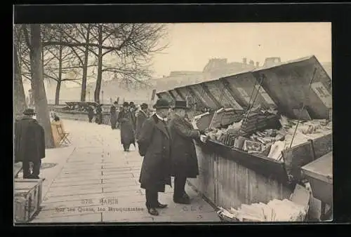 AK Paris, Sur les Quais, les Bouquinistes, Buchhändler