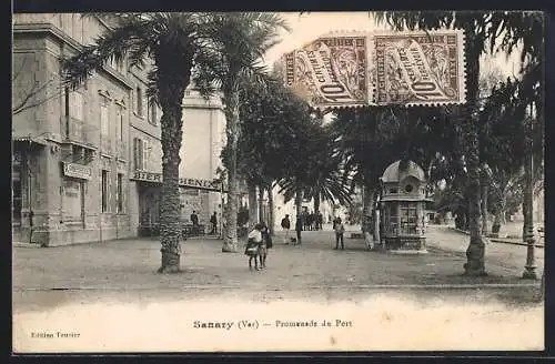 AK Sanary, Promenade du Port avec palmiers et bâtiments adjacents