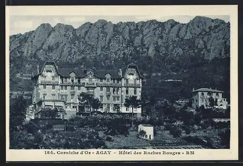 AK Agay, Hôtel des Roches Rouges sur la Corniche d`Or avec montagnes en arrière-plan